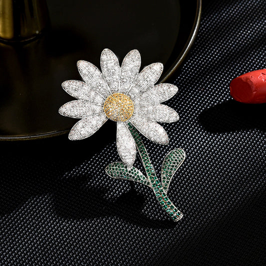 Versatile Daisy Brooch Corsage