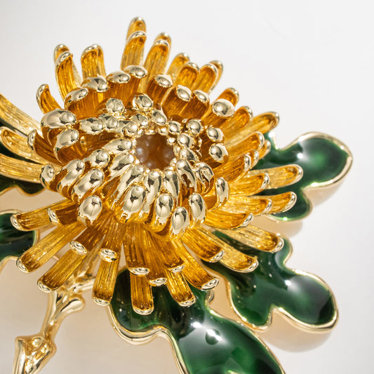 Elegant Chrysanthemum Brooch – Floral Jewelry Pin for Coats & Dresses