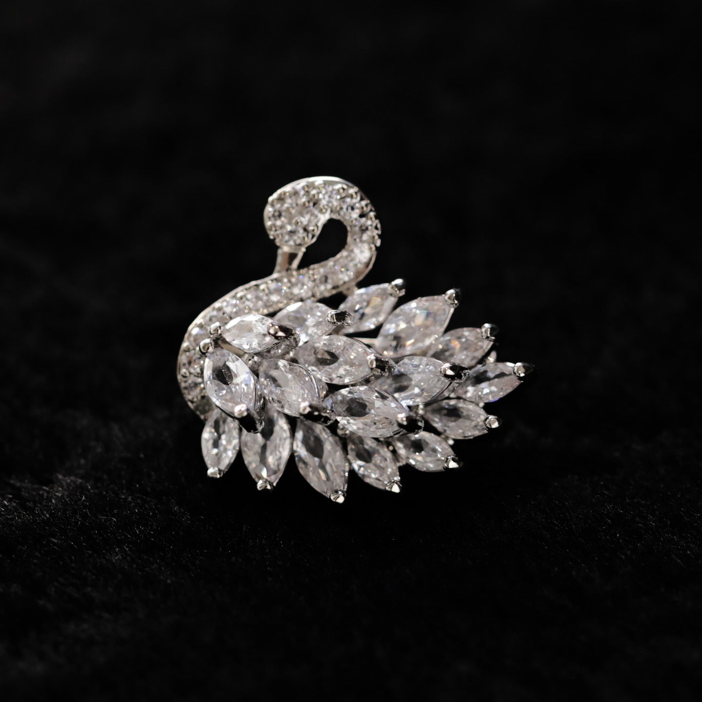 Zircon Swan Brooch Anti-light Cardigan Collar Pin