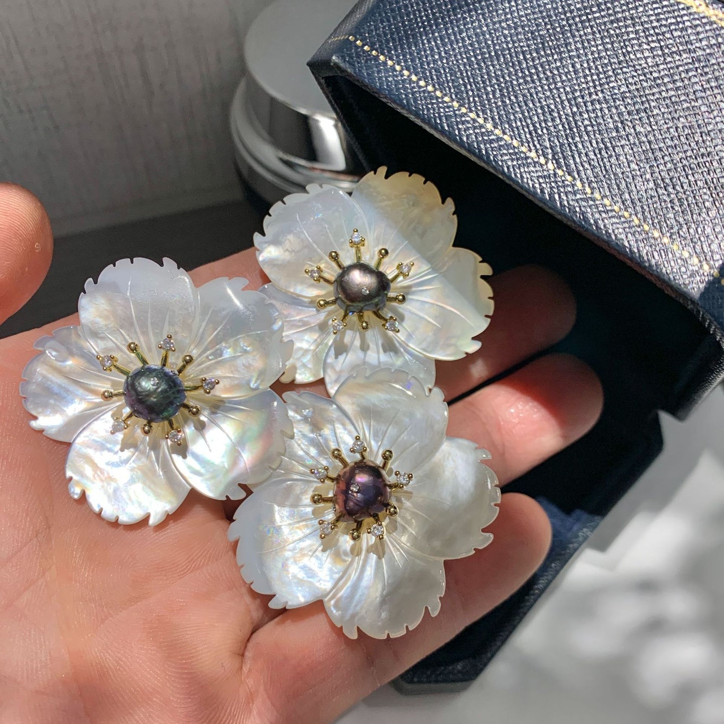 Natural Sea Shell Freshwater Pearl Peach Blossom Flower Brooch