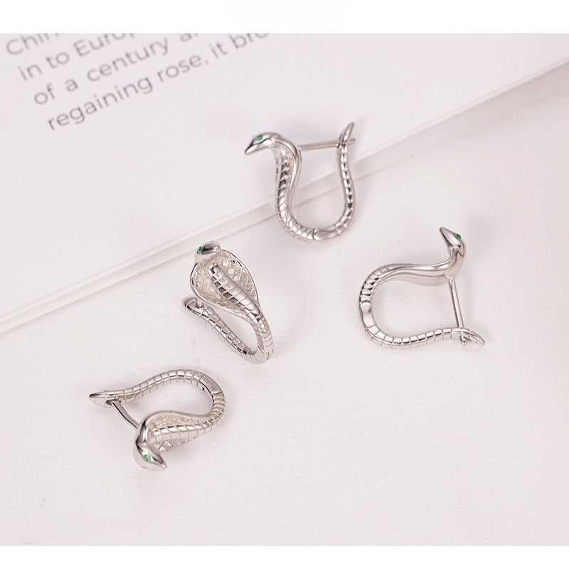 New S925 Sterling Silver Premium Cold Wind Cobra Earrings Spirit Snake Ear Buckle Male and Female Couples Ear Accessories