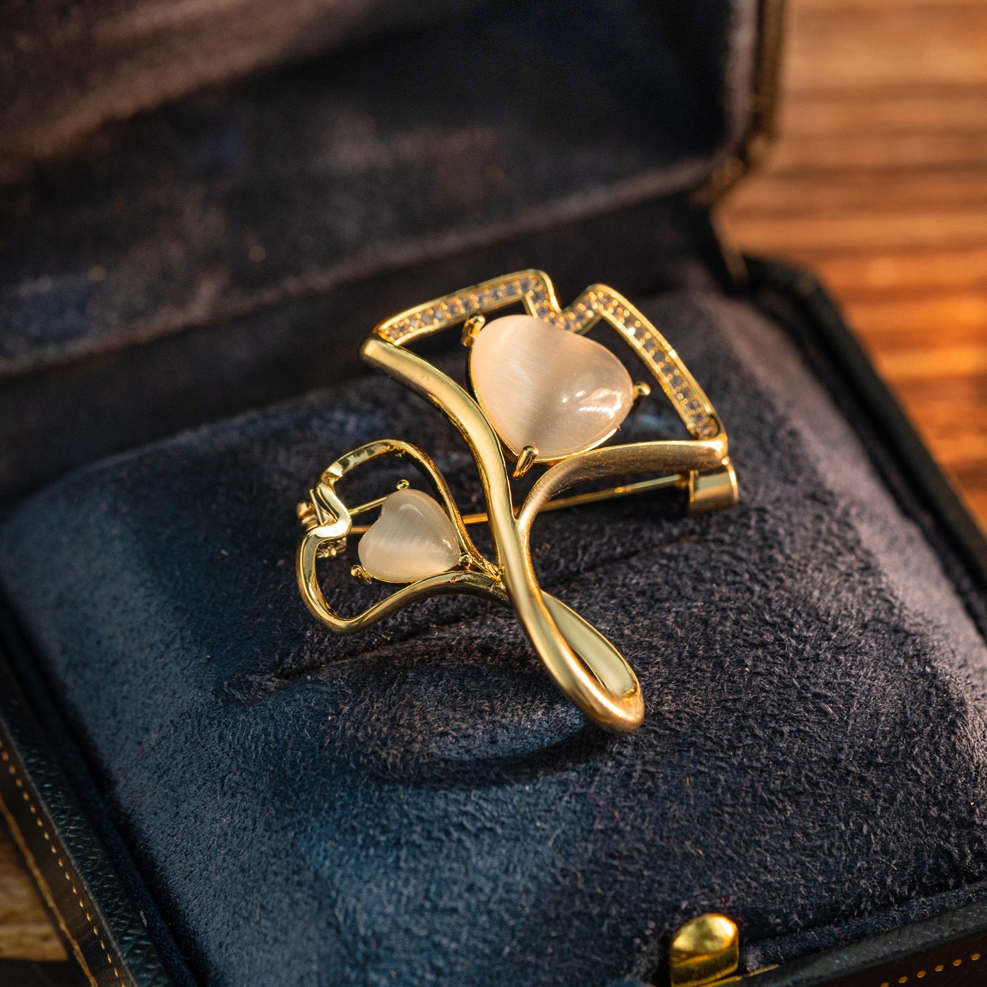 Cat Eye Stone & Cubic Zirconia Ginkgo Leaf Lapel Pin