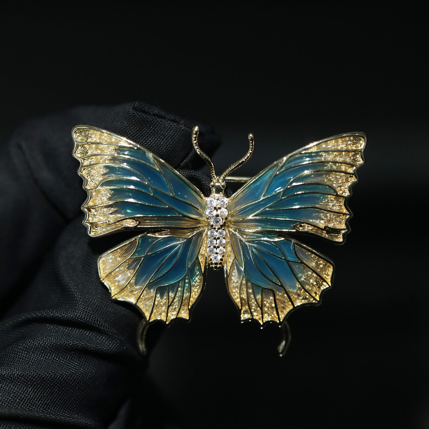Elegant Blue Enamel Butterfly Brooch – Luxury Insect Jewelry Pin