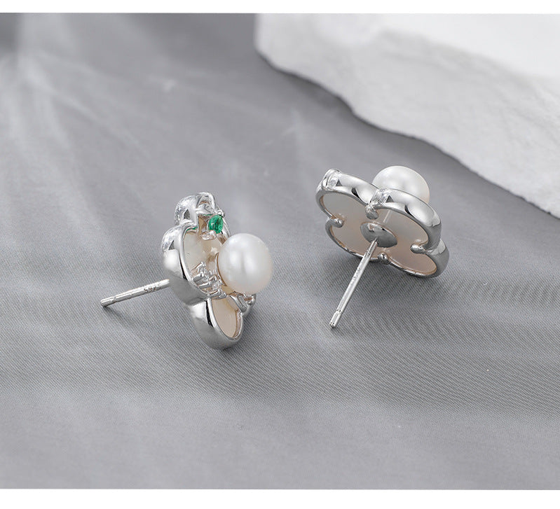INS Hot-selling 925 Sterling Silver Lucky Grass Pearl Stud Earrings Women's Niche Design High-end Light Luxury Earrings
