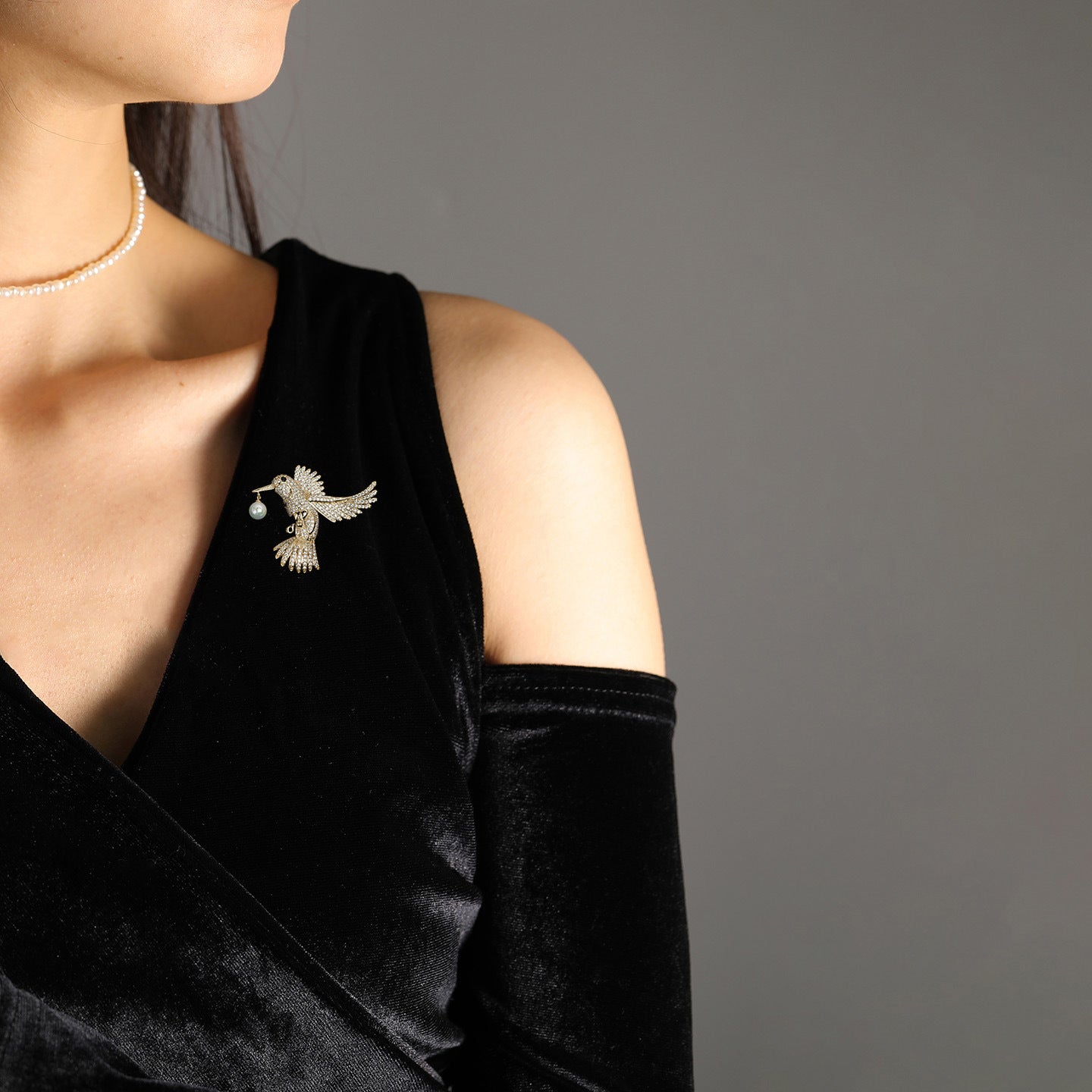 Silver White Pearl Hummingbird Brooch with Diamonds