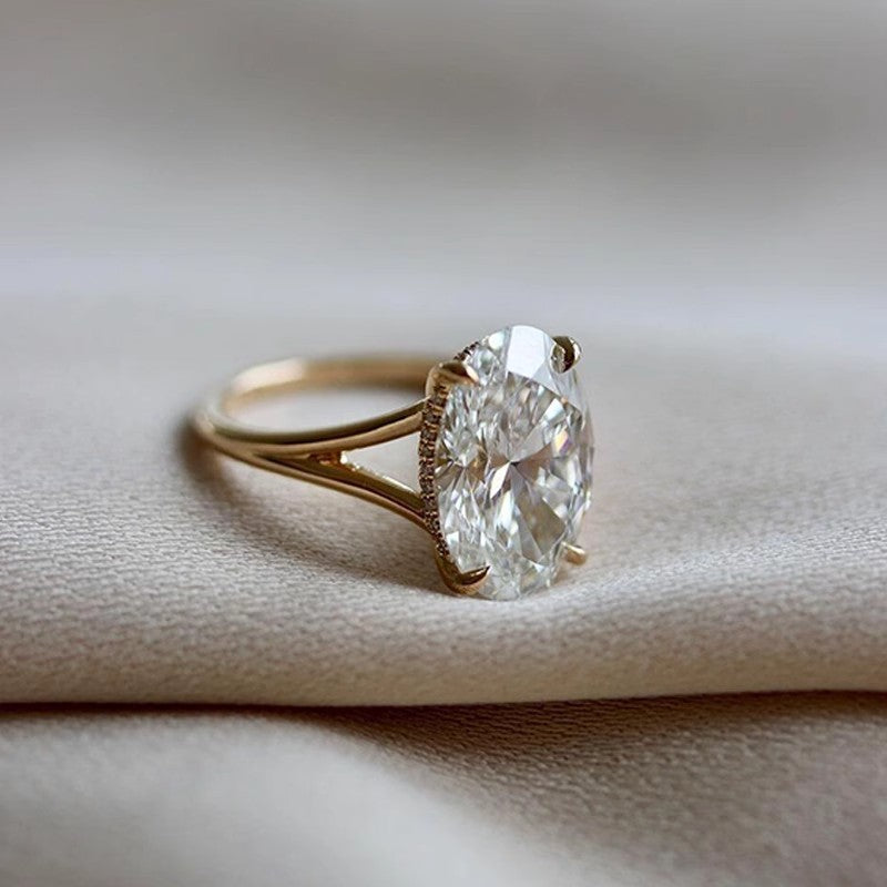 Dapaza Oval Pigeon Egg Diamond Ring