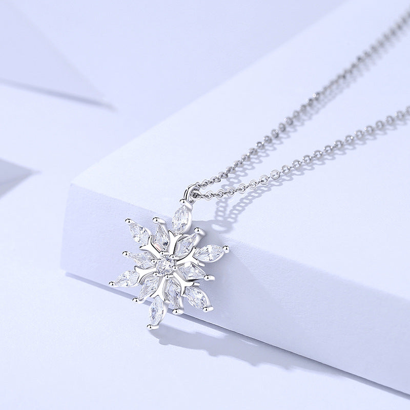 Dapaza S925 Sterling Silver Zircon Snowflake Necklace
