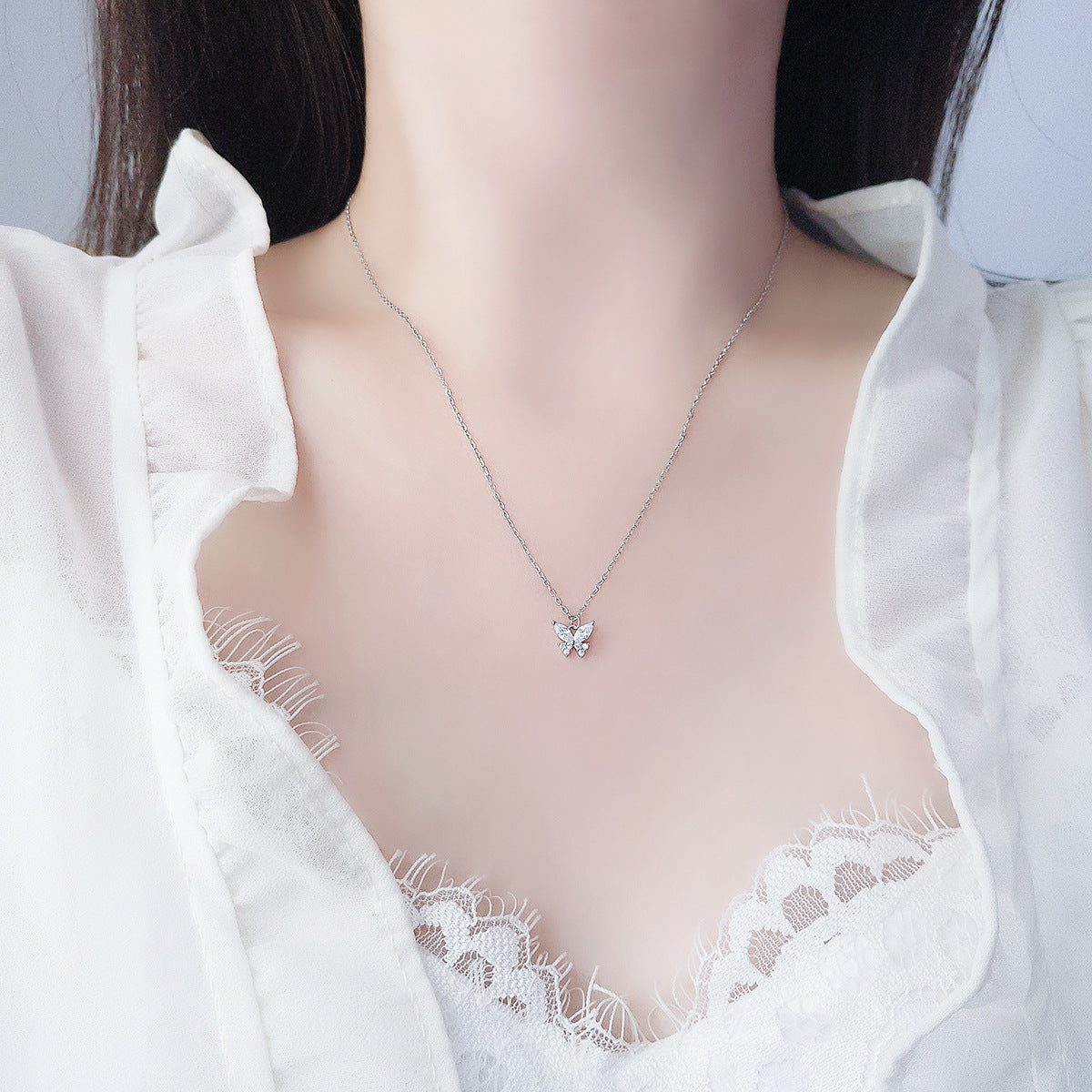 Dapaza S925 Sterling Silver Sparkling Diamond Butterfly Necklace