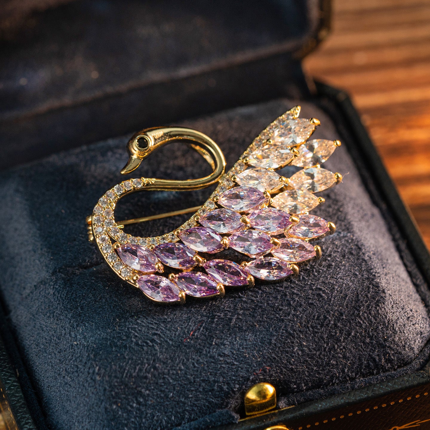 Gold Purple Color Gradual Change Crystal Swan Animal Model Versatile Coat Brooch Women