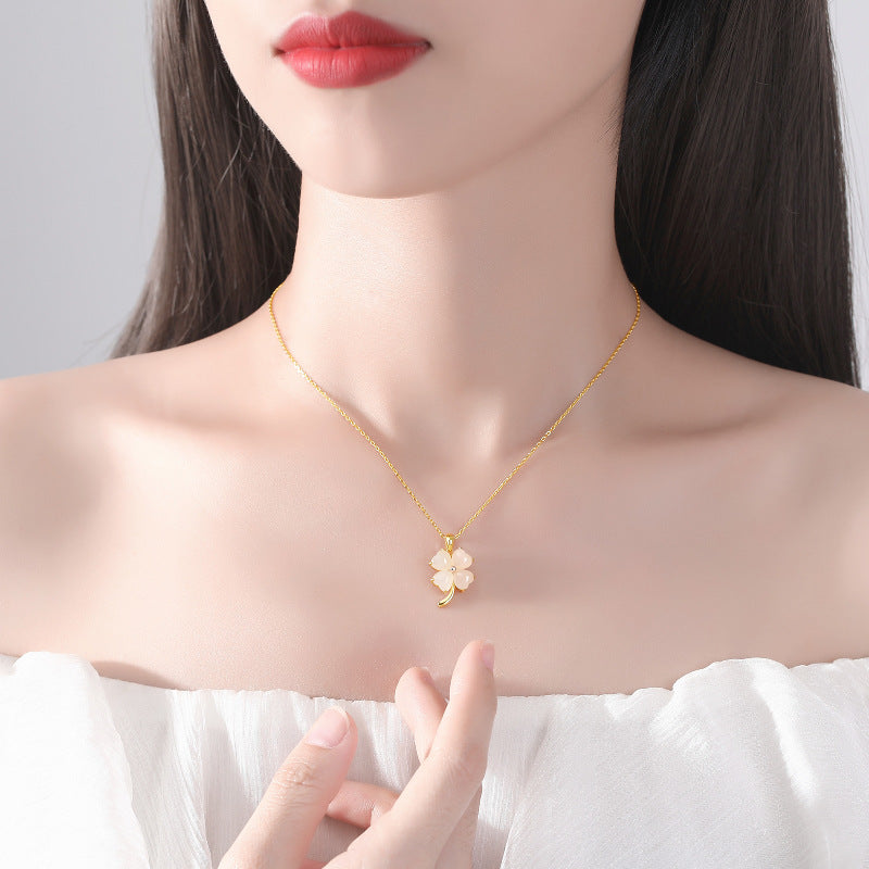 Dapaza Lucky Clover Necklace