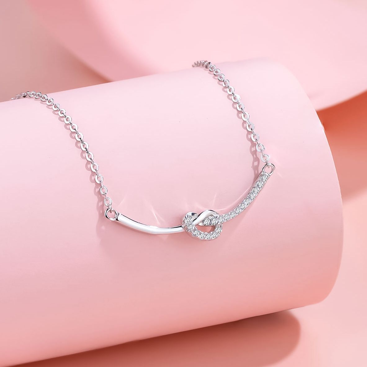 Dapaza Smile Knot Silver Necklace