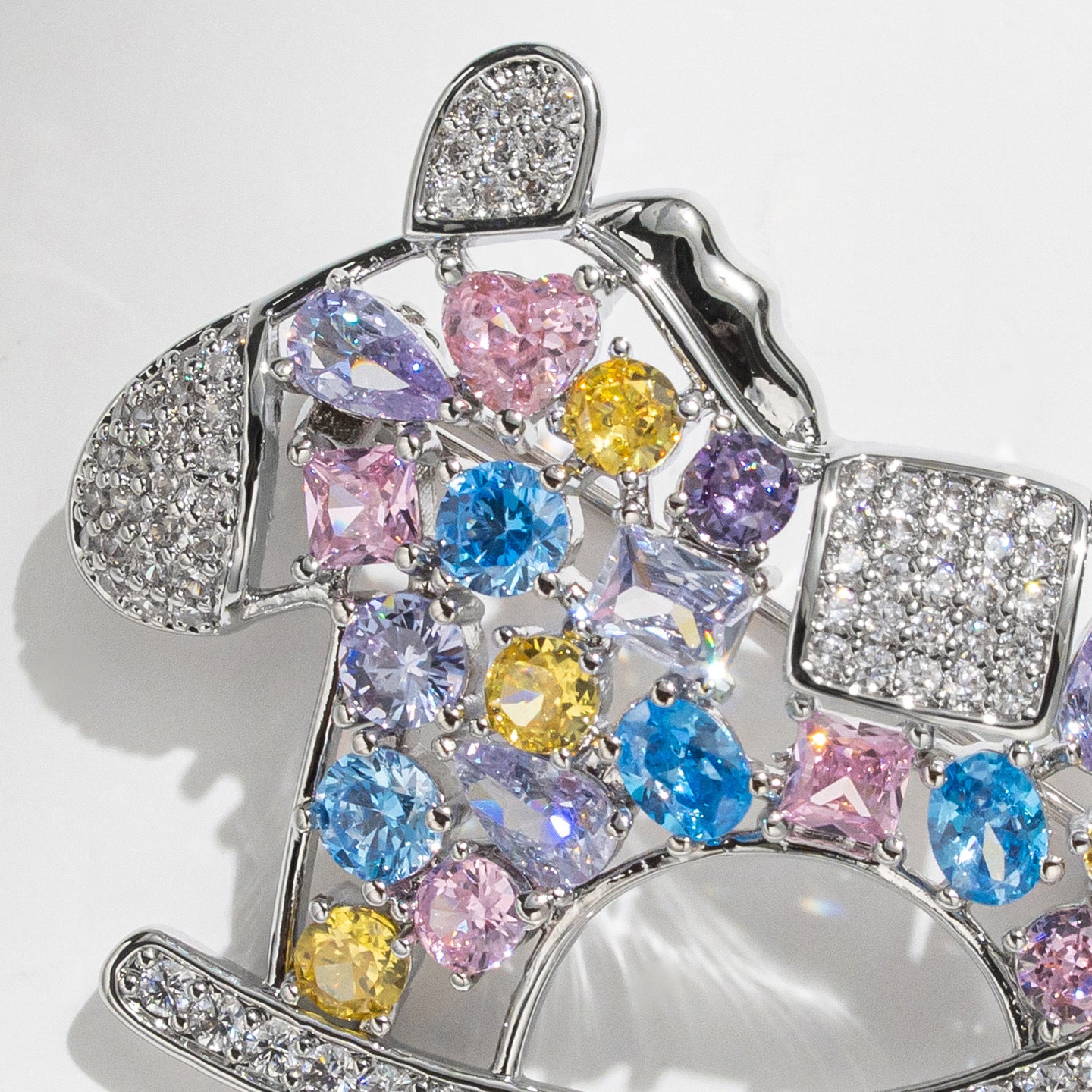 Dapaza Colored Trojan Horse Brooch