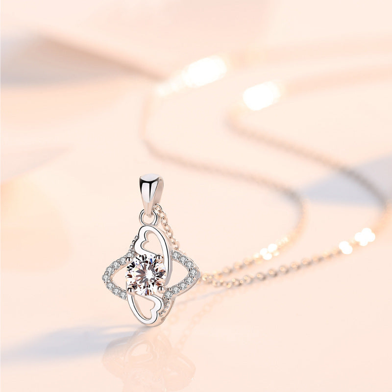 Dapaza Heart-shaped Necklace