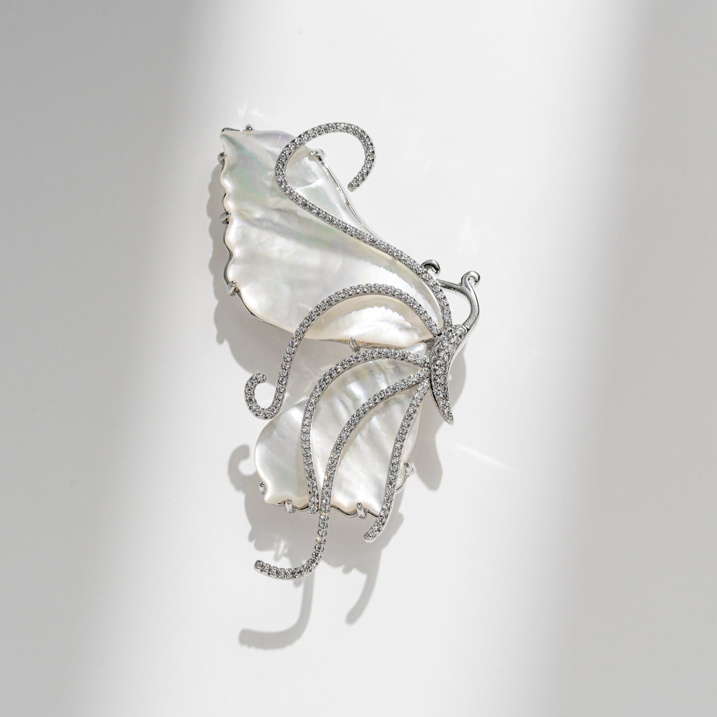 Elegant and Smart Natural Shell Butterfly Brooch, Zircon Insect Corsage Female Pin