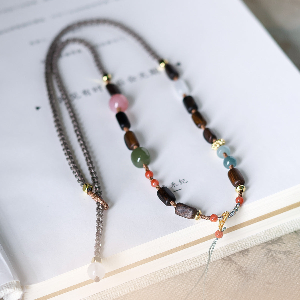 Dharagan with Bead Hand Braided Tibetan Collarbone Chain Women's Model