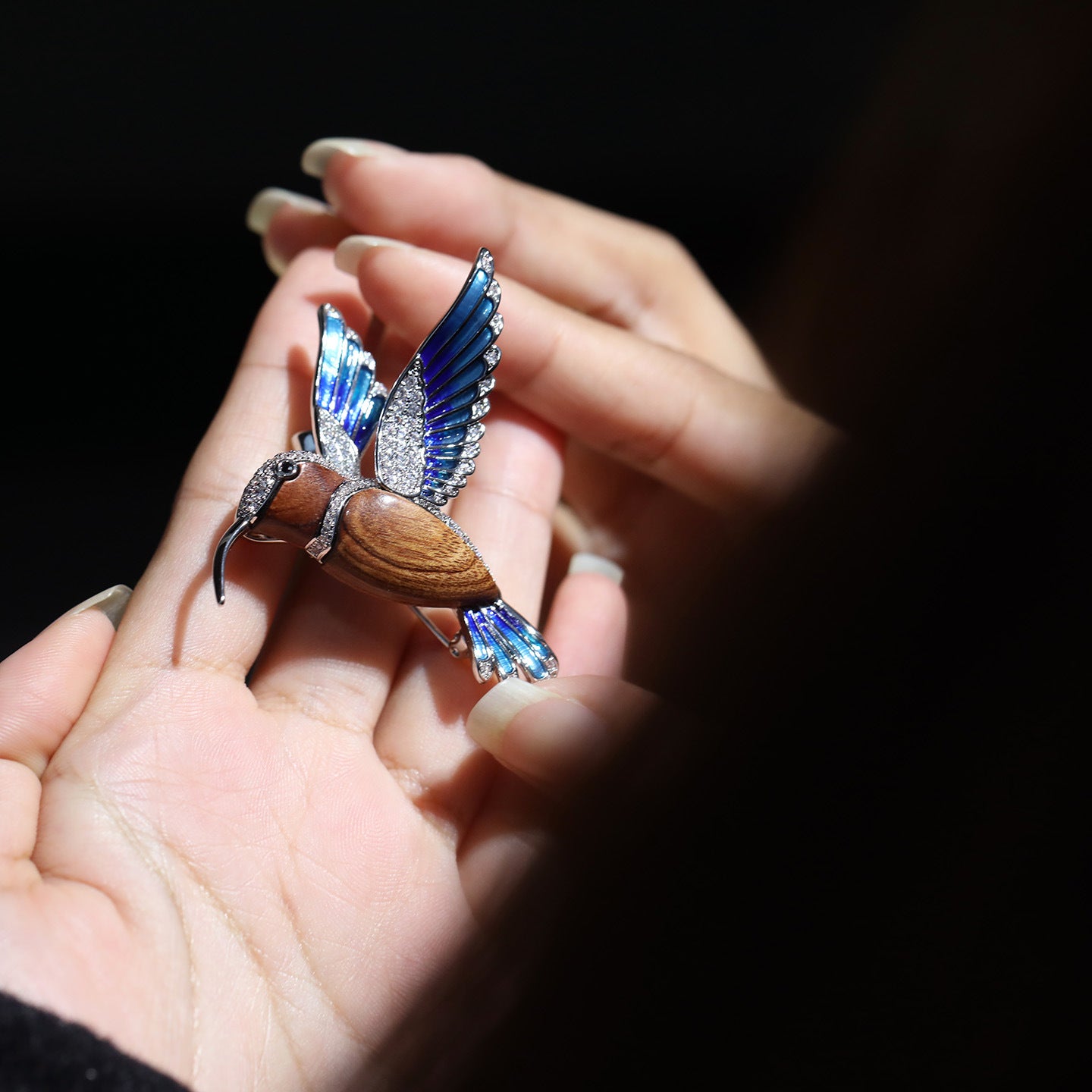 Khaki Nature Enamel Log Hummingbird Brooch Pendant Dual-purpose Corsage Clothing Accessories