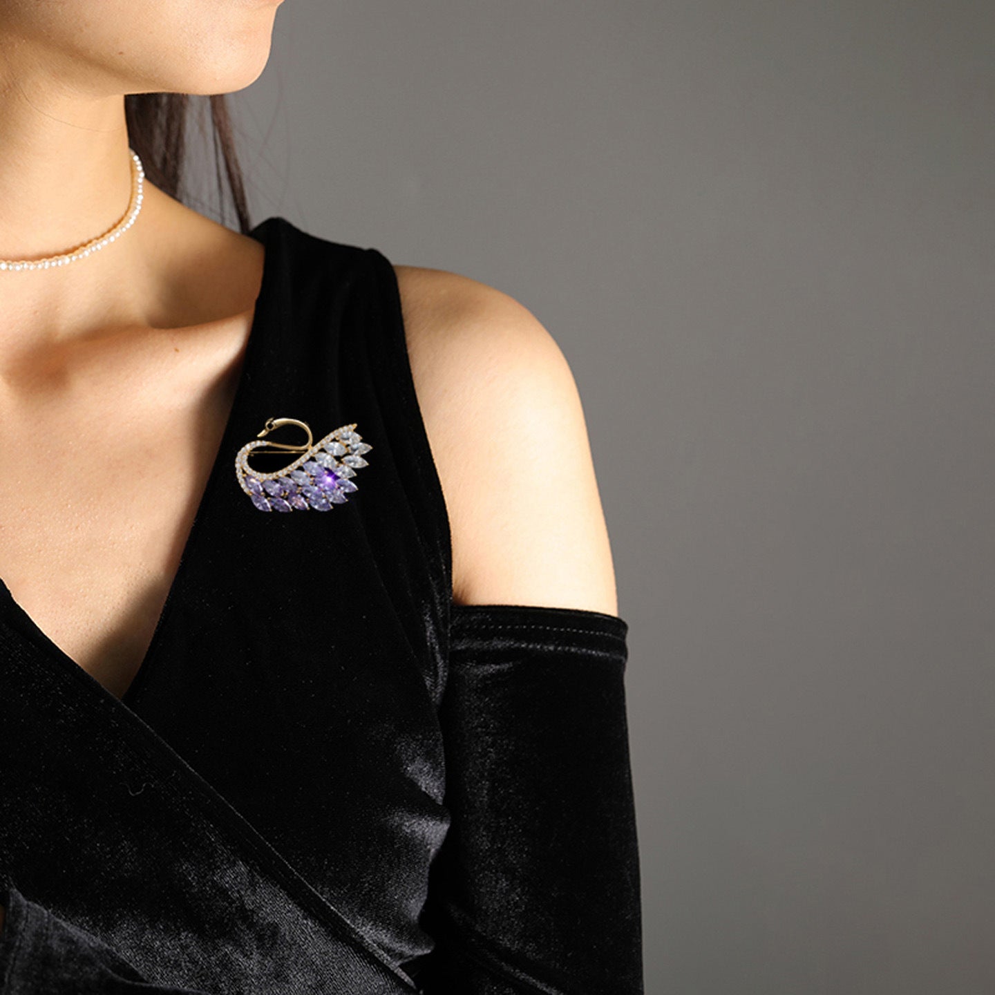 Gold Purple Color Gradual Change Crystal Swan Animal Model Versatile Coat Brooch Women