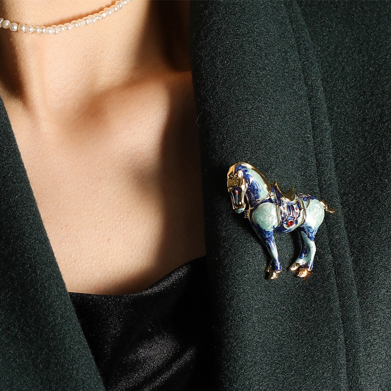 Painted Oil Blue Horse Brooch, Diamond Set, BMW Corsage, Men's Personalized Clothing Accessories Pin Gift