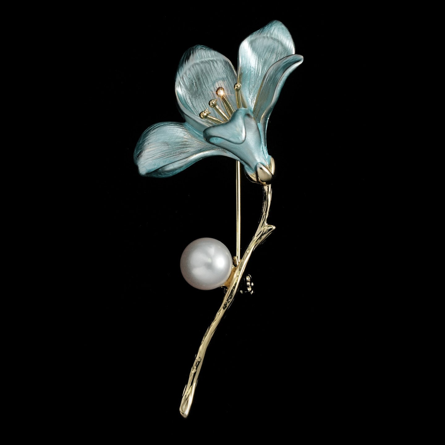 Dapaza Natural Freshwater Pearl Enamel Magnolia Brooch