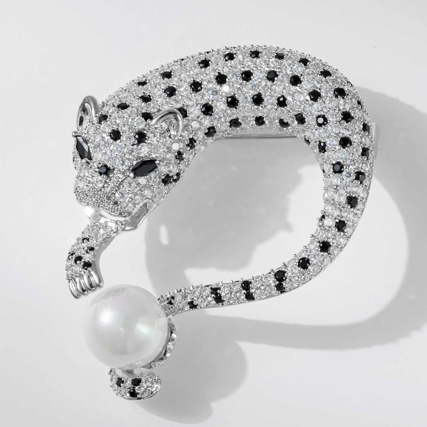 Diamond-encrusted Shell Bead Leopard Brooch Easiest for Match Unique Fashion Animal Brooch