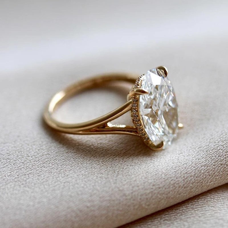 Dapaza Oval Pigeon Egg Diamond Ring