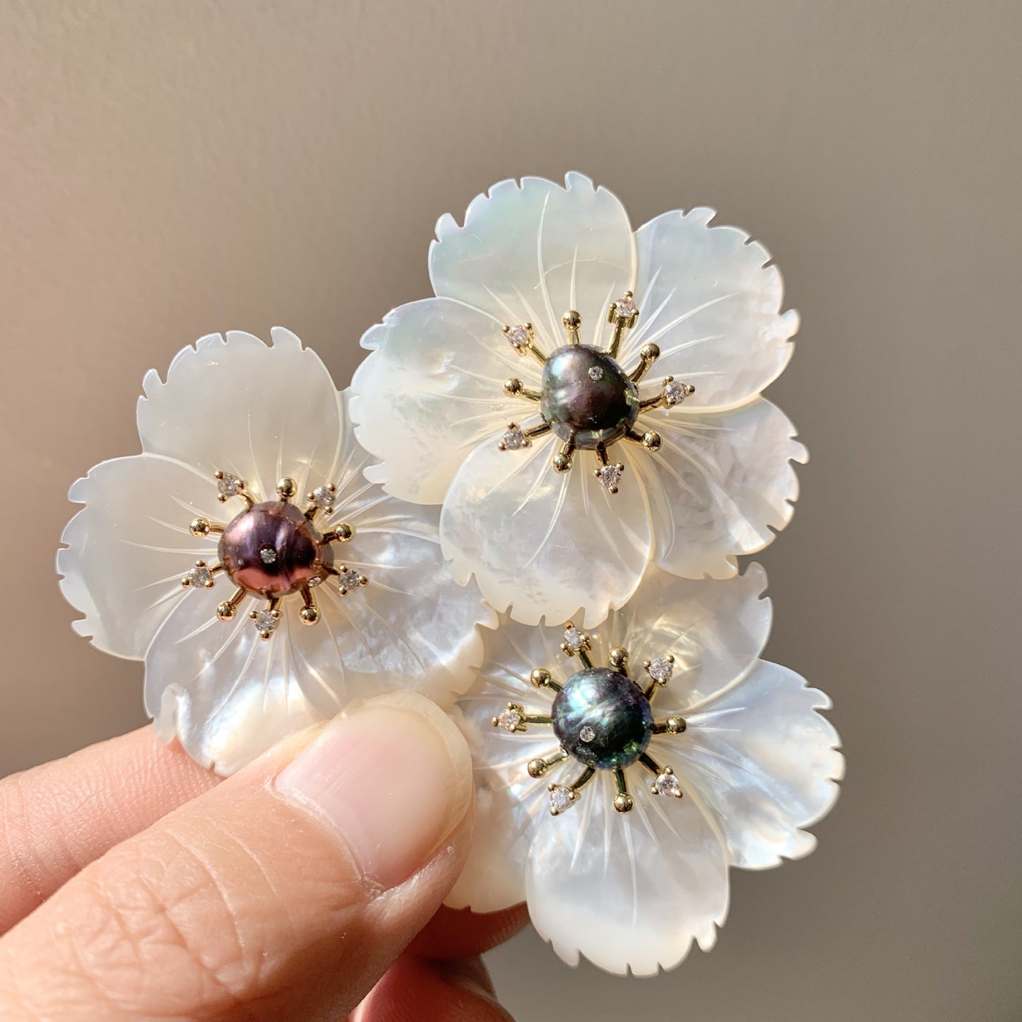 Natural Sea Shell Freshwater Pearl Peach Blossom Flower Brooch