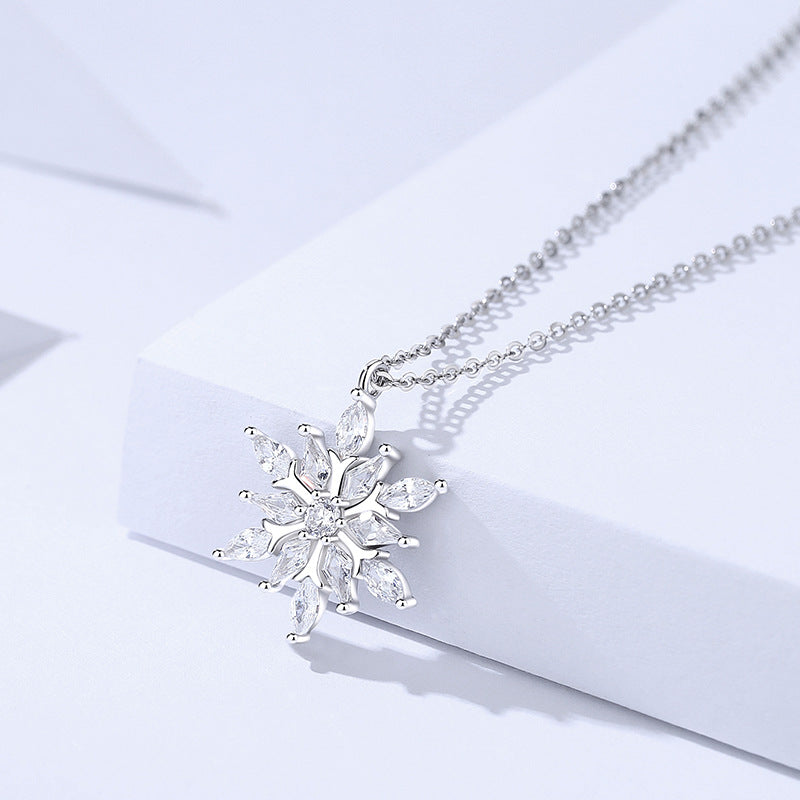 Dapaza S925 Sterling Silver Zircon Snowflake Necklace