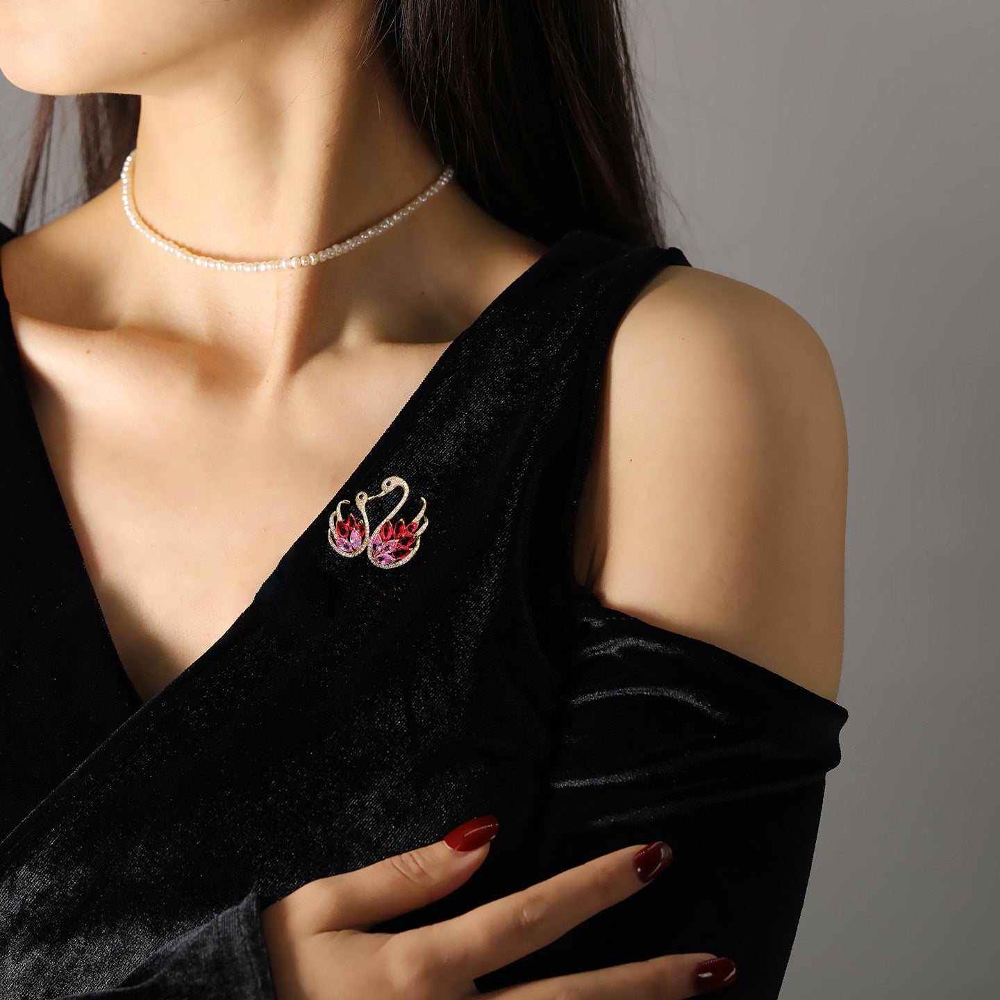 Gold Gradual Change Color Red Double Swan Animal Brooch