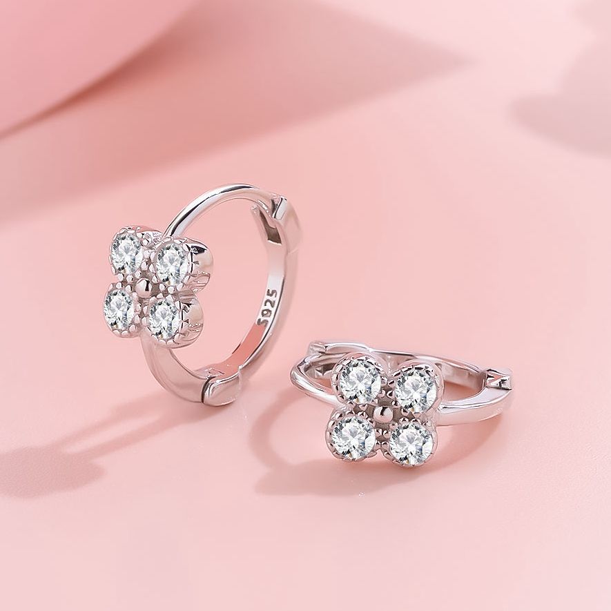 Dapaza 925 Silver Clover Earrings