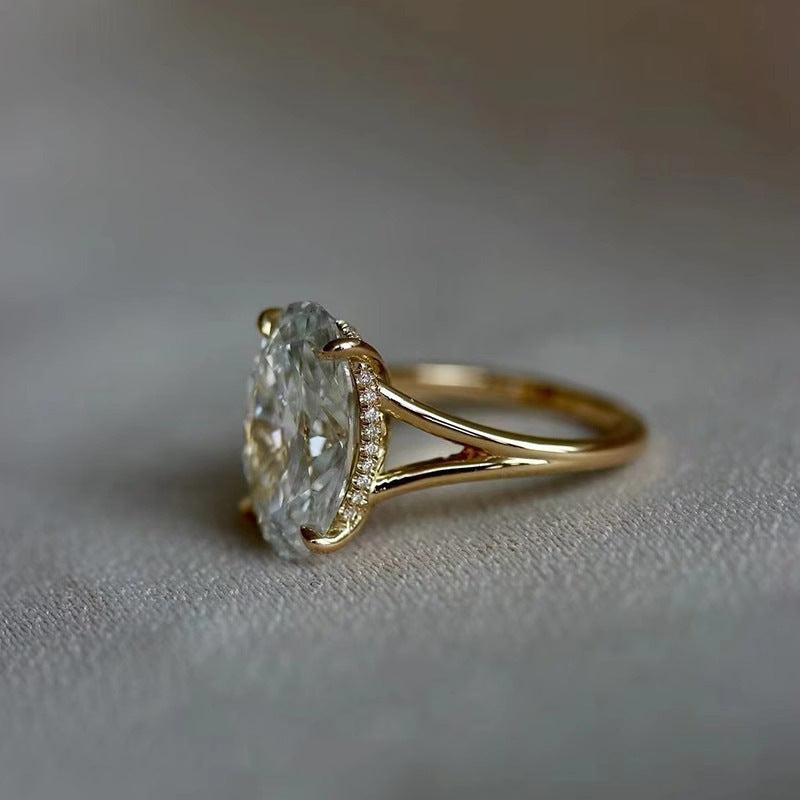 Dapaza Oval Pigeon Egg Diamond Ring