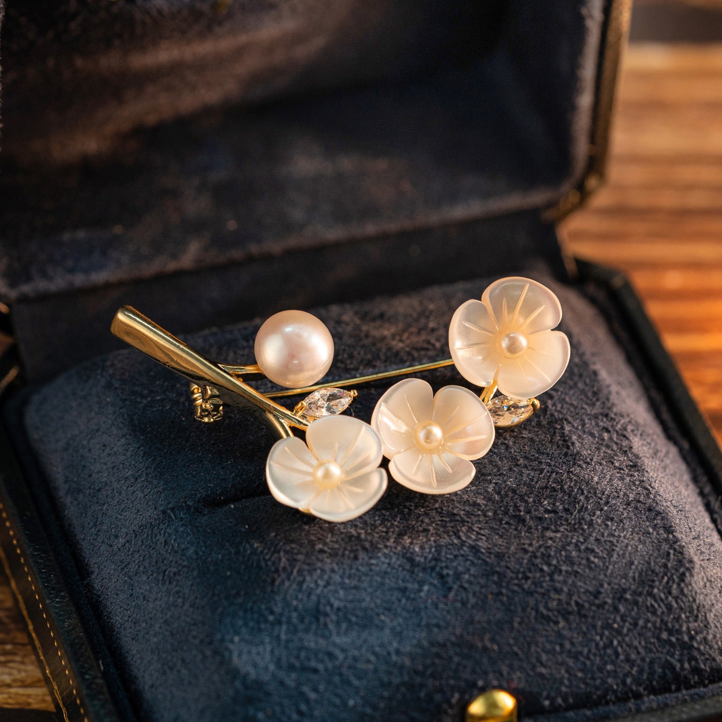 Natural Pearl Flower Brooch