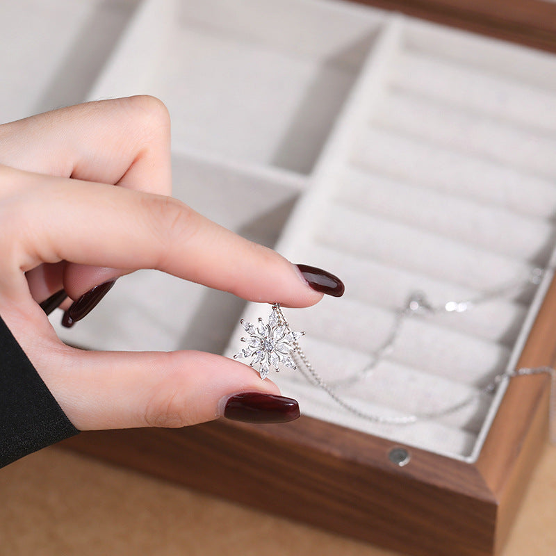Dapaza S925 Sterling Silver Zircon Snowflake Necklace