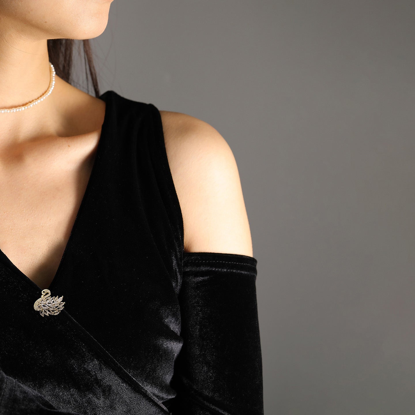 Zircon Swan Brooch Anti-light Cardigan Collar Pin