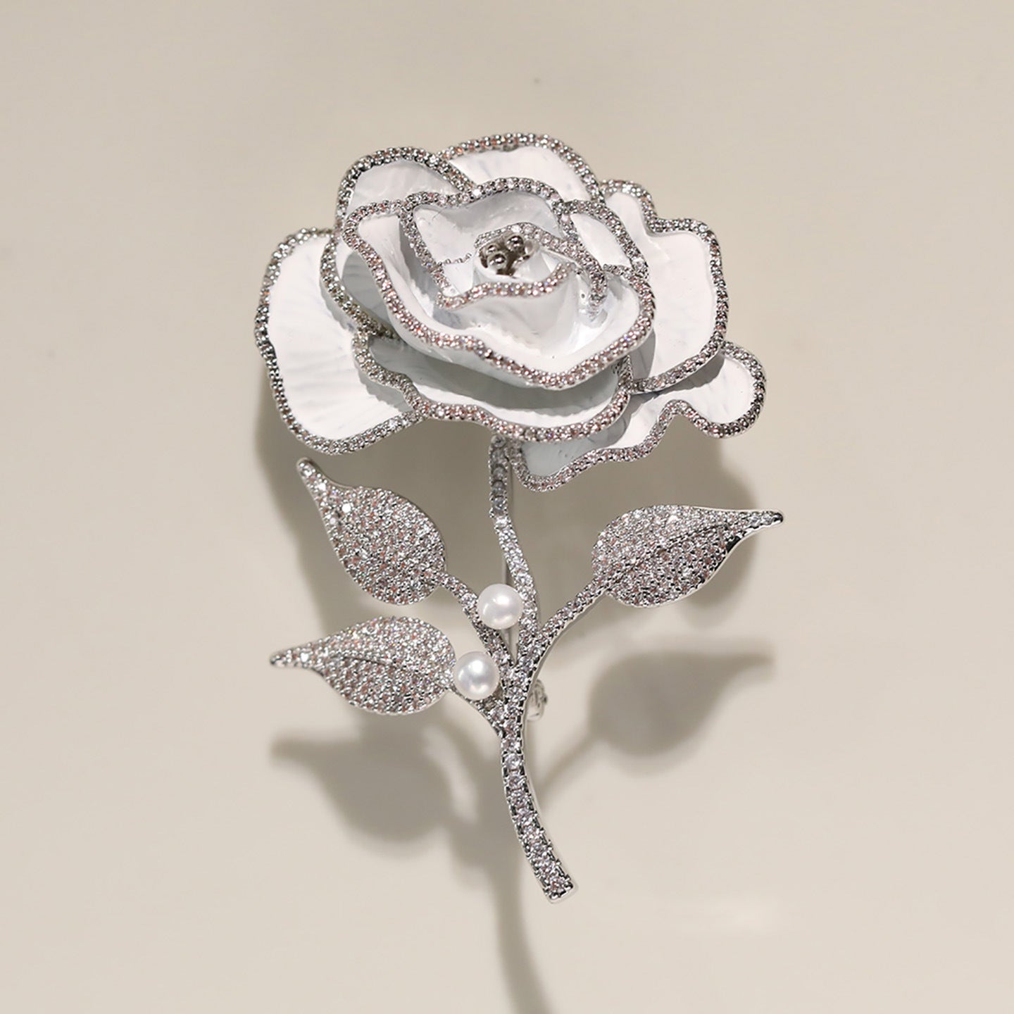 Vintage Rose Flower Brooch – Elegant Floral Statement Pin for Men & Women