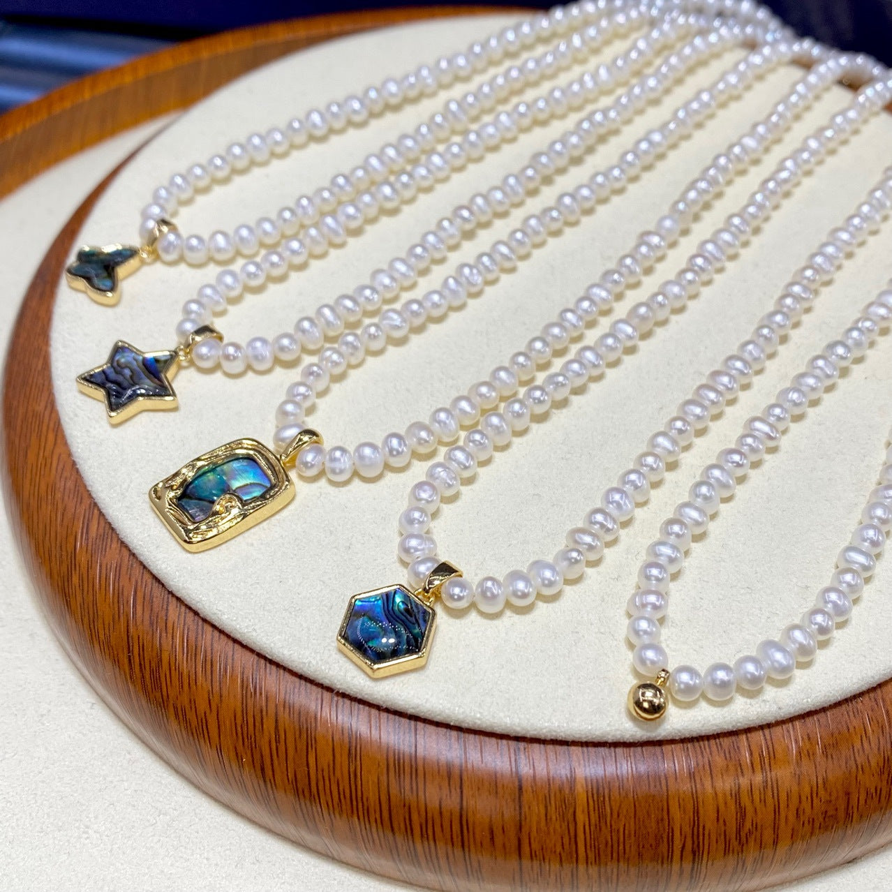 Natural Freshwater Pearl Heart Abalone Shell Pendant – Elegant Mother of Pearl Jewelry for Women