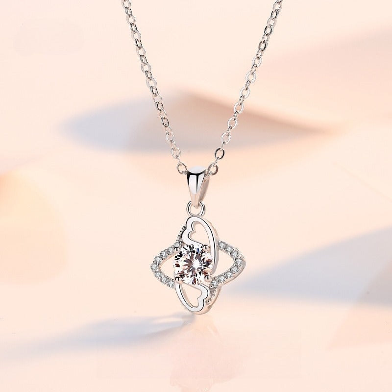 Dapaza Heart-shaped Necklace