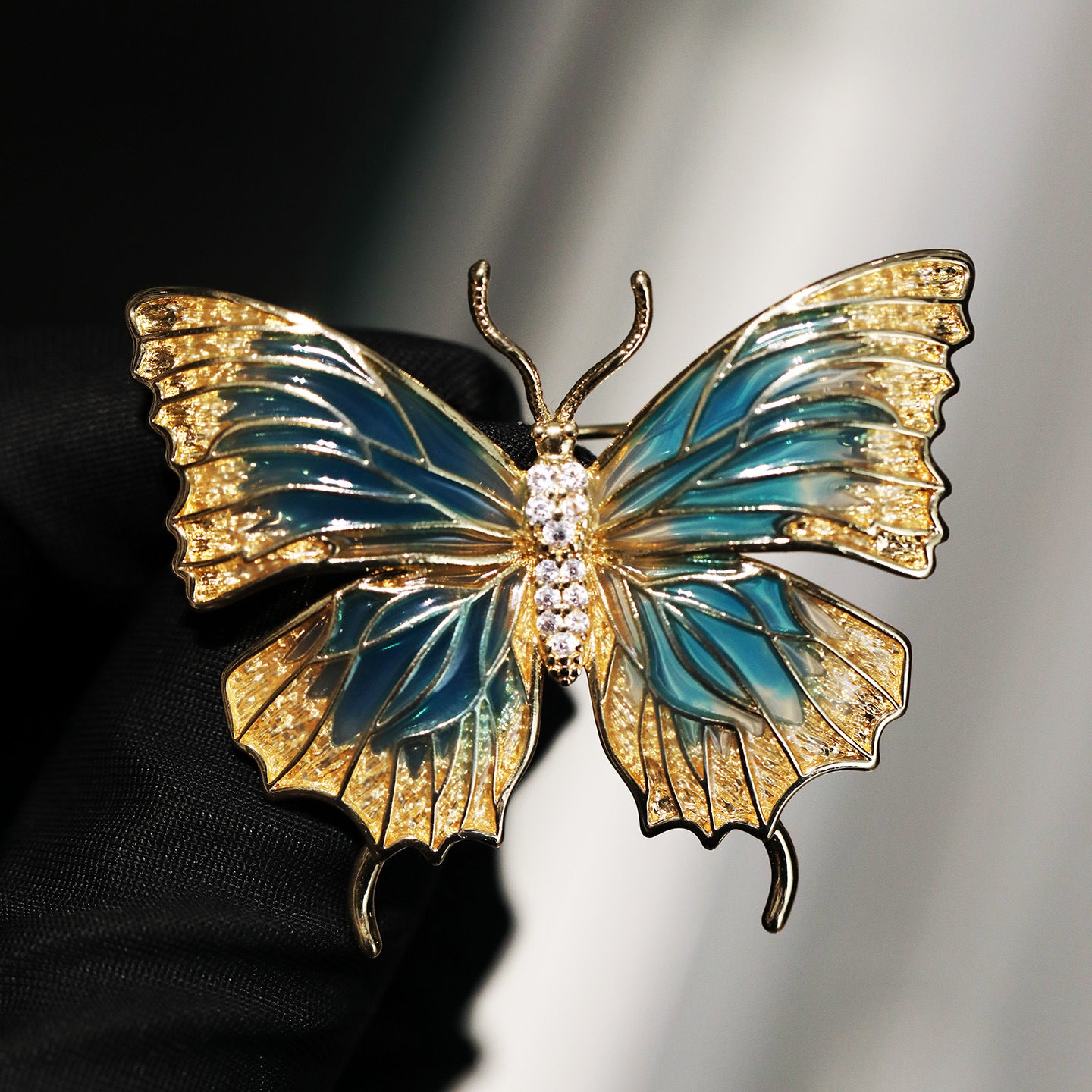 Elegant Blue Enamel Butterfly Brooch – Luxury Insect Jewelry Pin