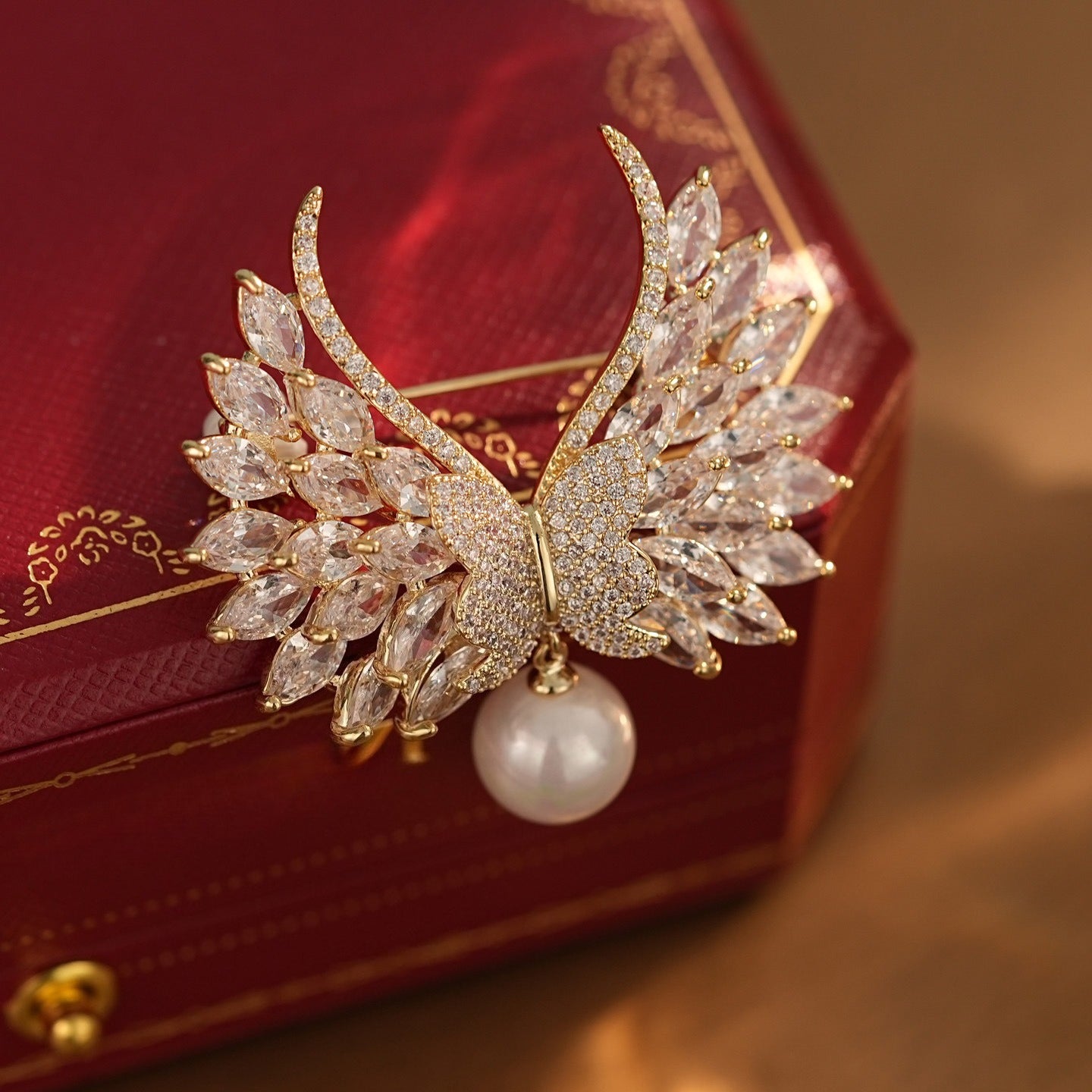 Fresh Gold White Pearl Wings Versatile Zircon Brooch