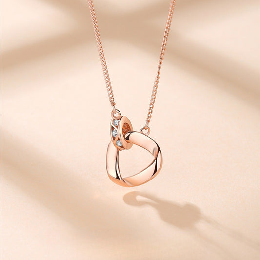 Dapaza Mobius Ring Necklace